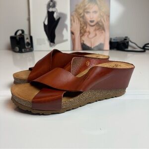 Chic Tan Women's Wedge Sandals